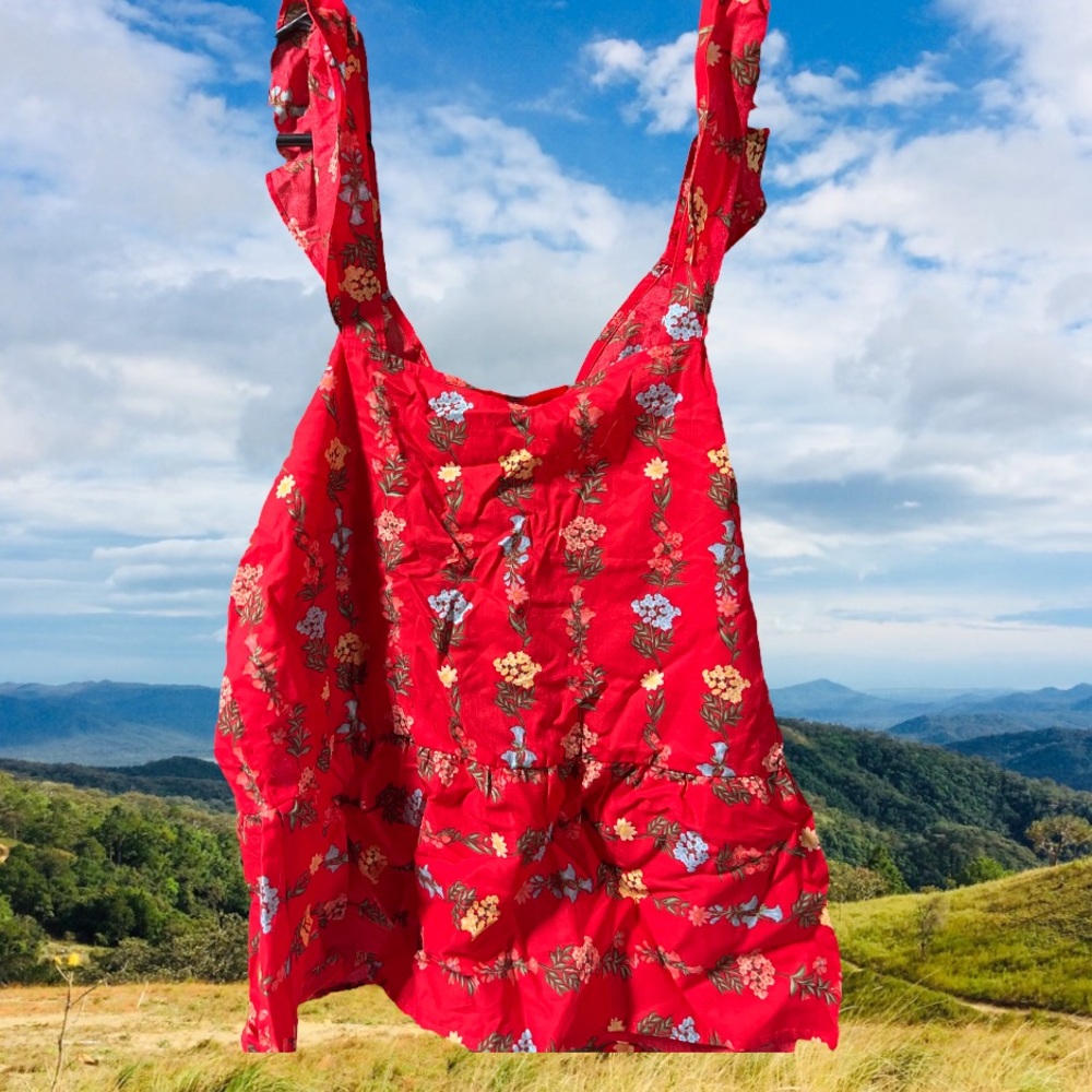 CeCe Cherry Rose Women’s Medium Blouse/Sleeveless Shirt with floral design $69 - Picture 3 of 4